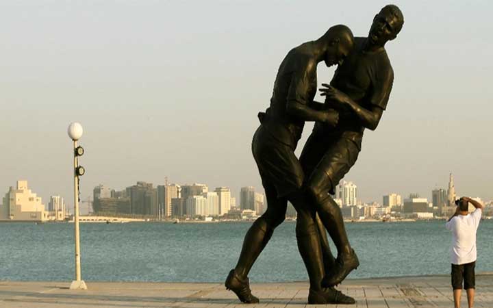 কাতারে বসছে জিদানের ‘বিতর্কিত’ ভাস্কর্য